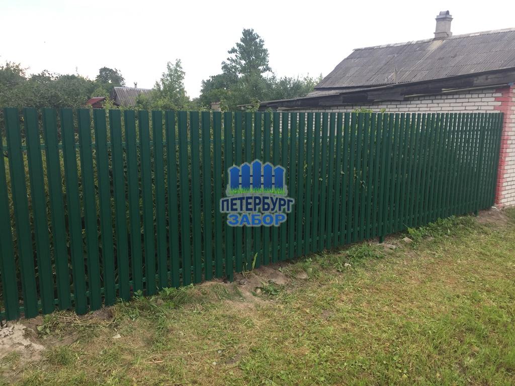 Забор из штакетника в Гатчине