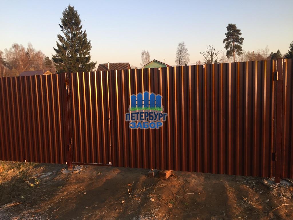 Забор из профлиста в посёлке Апраксин
