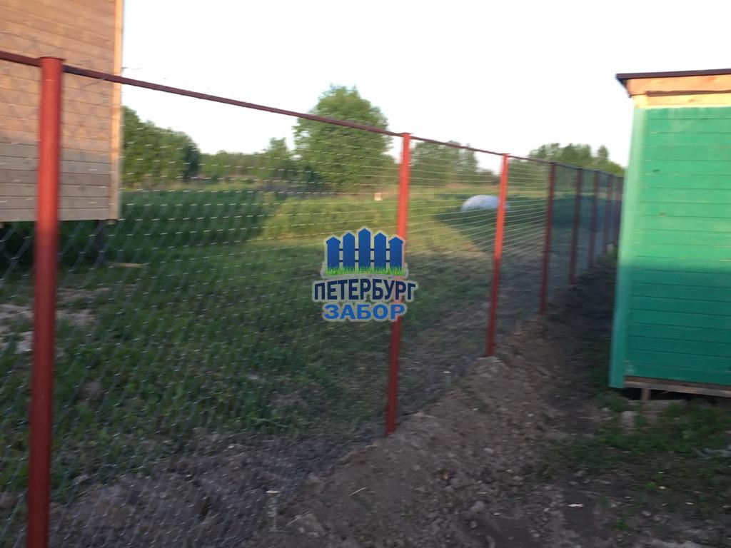 Комбинированный забор в Гатчине.